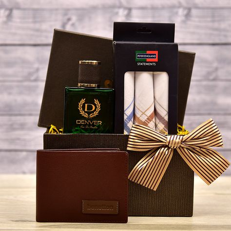 Gifts For Male Friends, Mens Perfume, Pretty Gift Wrapping Ideas, Male Friends, Bhai Dooj, Gift For Brother, Perfume Gift, Wallet Gifts, Best Gifts For Men