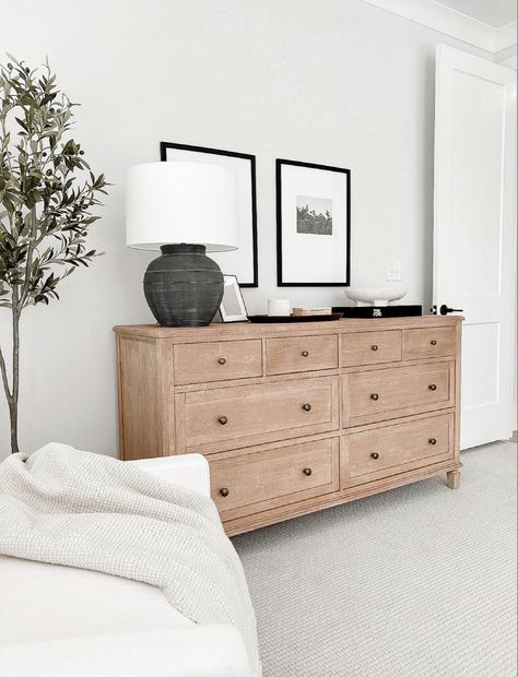 White Oak Dresser, Deco 2023, Transitional Home Decor Ideas, Pottery Barn Sausalito, Barn Bedroom, Light Wood Dresser, Pottery Barn Bedrooms, Simple Dresser, Dresser Decor Bedroom