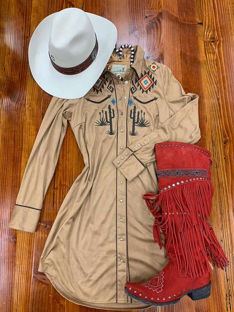 Cowgirl Outfits For Women, Cowboy Outfit, Nfr Fashion, Cowgirl Dresses, Shirt Collar Styles, Country Style Outfits, Western Wear Outfits, Looks Country, Western Clothing