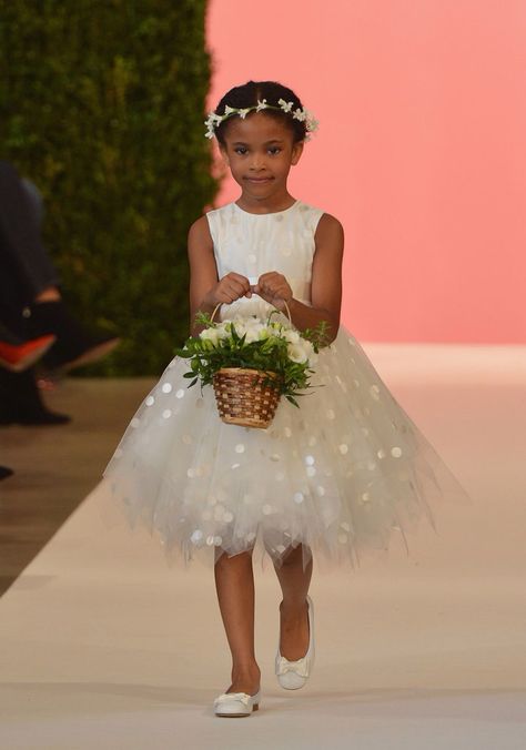 Oscar de la renta Kids Bridal, Dresses Fancy, Oscar Fashion, Wedding Flower Girl, Wedding Prep, Childrens Fashion, Girly Fashion, Bridal Collection, Dream Dress