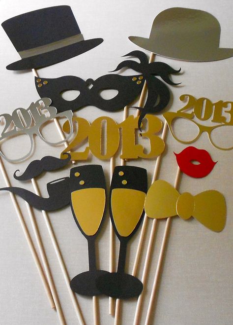 These were on Esty, but I thought they would make a good craft to do with the kids.. New Years Photo Booth, New Year Props, New Years Photo, Party New Year, New Years Wedding, Booth Wedding, New Years Activities, New Year Decoration, Prom Theme