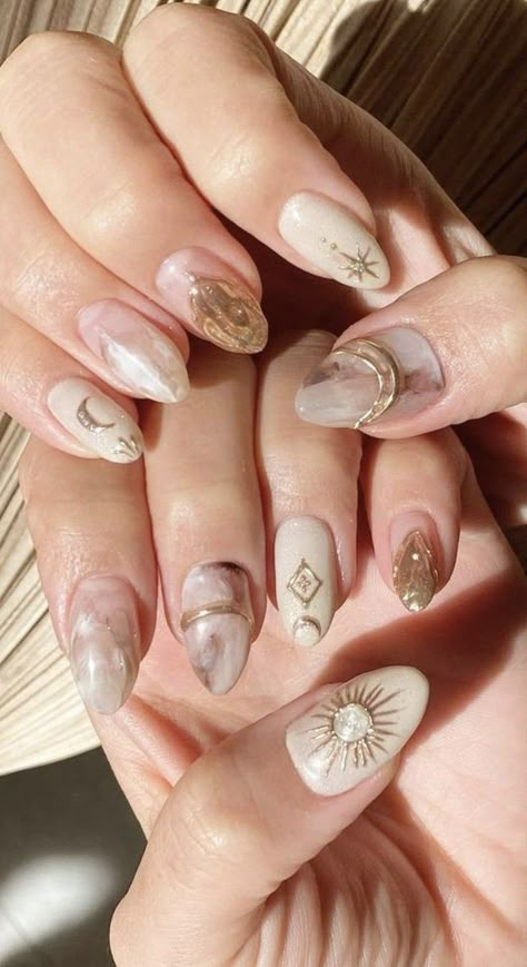 Korean Acrylic Nails Art Designs, Nail Art Lamaran, Japanese Nail Art Elegant, Nail Art Simple Elegant Classy, Japanese Gel Nail Designs, Korean Nails Ideas, Nails Con Relieve, Oval Nails Inspiration, Korean Nail Art Aesthetic