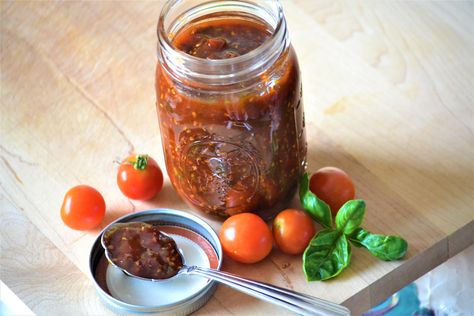 Small-Batch Basil and Cherry Tomato Freezer Jam Tomato Jam Recipe, Freezer Jam Recipes, Cherry Tomato Salad, Sweet Savory Recipes, Spicy Appetizers, Freezer Jam, Tomato Jam, Jam And Jelly, Jam Recipe