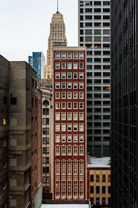 Narrow Building, Architecture Photography Buildings, Chicago Buildings, Building Aesthetic, Building Photography, High Building, Tall Buildings, Chicago Architecture, Urban Architecture