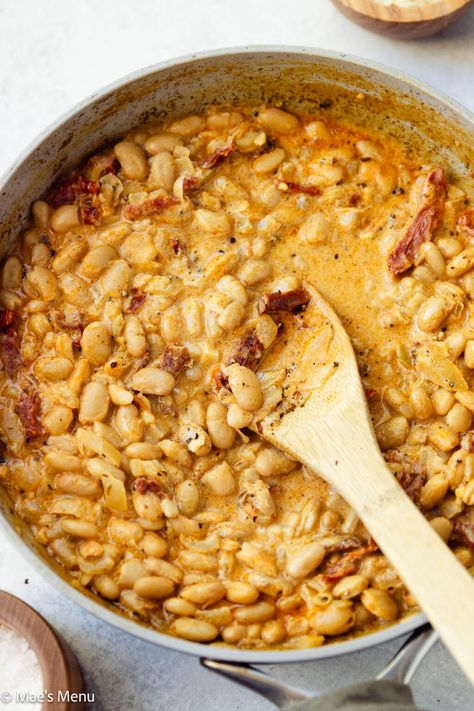 Creamy Tuscan White Bean Skillet (Marry Me Beans) - Mae's Menu White Bean Skillet, Vegetarian Main Dish, Recipes With Kidney Beans, Tuscan White Bean, Pork Soup, Pork N Beans, Vegetable Side Dishes Recipes, Vegetarian Main Dishes, Best Bread Recipe