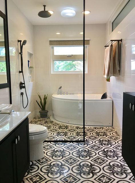 Affordable Bathroom Remodel, Small Master Bath, Small Apartment Bathroom, Relaxing Bathroom, Bathroom Retreat, Bathtub Design, Apartment Bathroom, In Bathroom, Stylish Bathroom