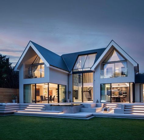 #home #luxuryhomes #luxurylifestyle #homedesign #homegoals #homeinspiration #housegoals #houseinspiration #moderndesign Dream Homes And Houses, Modern Contemporary House, Contemporary Mansion, Modern Family Home, Home Designs Exterior, Uk House, Exterior House Remodel, Self Build Houses, Riverside House