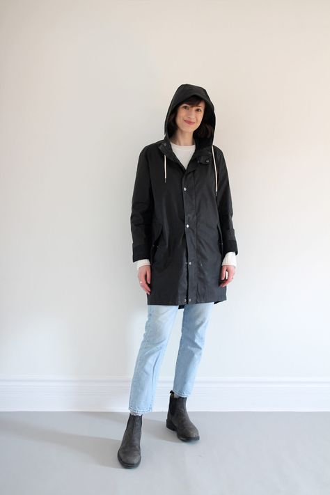 SPRING RAIN - Style Bee Black Rain Coat Outfit, Rain Coat Outfit, Rain Jacket Outfit, Black Rain Coat, Ootd Simple, Raincoat Outfit, Black Raincoat, All Weather Boots, Black Rain