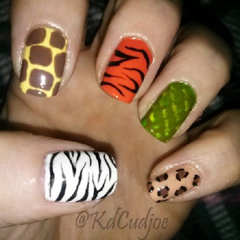 Animal print nails Animal Nail Designs, Animal Skin Print, Nail Art Photos, Animal Nail Art, Animal Nails, Nail Art Instagram, Style Nails, Print Nails, Animal Print Nails