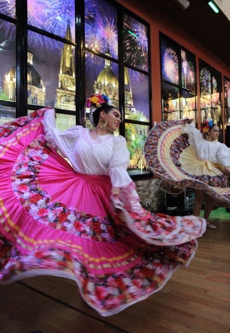 Mexico Folklorico, Puerto Rico Clothing, Jalisco Dress, Folklorico Dresses, Reference People, Mexican Dance, Independence Day Parade, Mexican Folklore, Traditional Mexican Dress