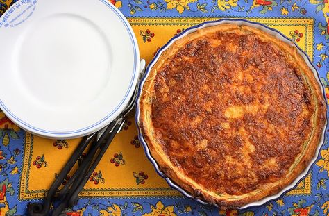 La Table De Nana: Quiche ~Pol Martin~ Russell~Watercolor~Will Travel:) Shortcrust Pastry Recipes, Savory Cheesecake, Quiche Lorraine Recipe, Bacon Dishes, Savory Pies Recipes, Paul Martin, Easy Quiche, Classic French Dishes, Cheese Tarts