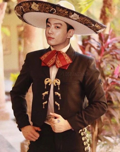 Charro Suit Men, Charro Outfit For Men, Charro Theme Party For Boys, Charro Party Ideas, Mariachi Wedding, Mariachi Outfit, Mariachi Suit, Charro Outfit, Charro Suit