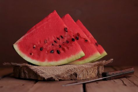 #watermelon #fruits #food #styling #photography #red Watermelon Photography, Macro Lens Photography, Food Styling Photography, Food Photography Lighting, Vegetables Photography, Vegetable Illustration, Watermelon Summer, Styling Photography, Fruit Photography