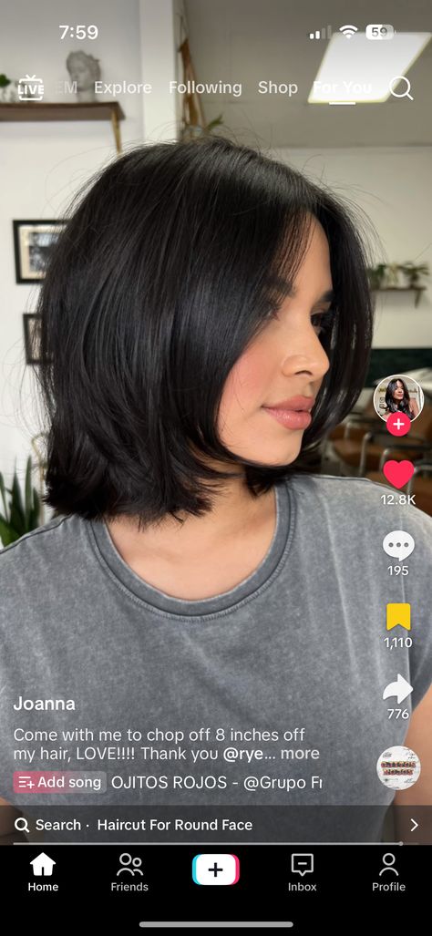 Neck Hair Length, Layered Bob Hairstyles Dark Hair, Layers For Medium Short Hair, Haircut Short Hair Round Face, Black Hair Balayage Latina Short, Midume Length Hair With Layers, Dark Black Short Hair, Bob With Graduation Cap, Layered Bob For Straight Hair