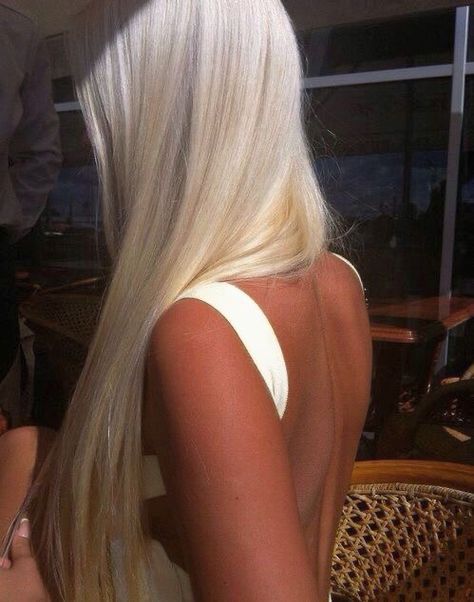 Tan Blonde, Tan Skin Blonde Hair, Blonde Hair Makeup, Dyed Blonde Hair, Platinum Hair, Blonde Hair Inspiration, Blonde Hair Looks, Bleach Blonde, Platinum Blonde Hair