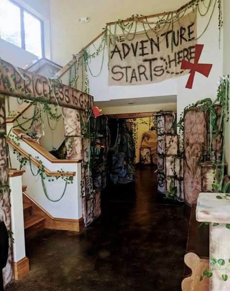 Treehouse Party Theme, Adventure Vbs Decorations, Jumanji Theme Decorations, Jumanji Hallway Decorations, Jumanji Decoration Ideas, Indiana Jones Birthday Party Decor, Jumanji Themed Party, Indiana Jones Decorations, Indiana Jones Theme Party