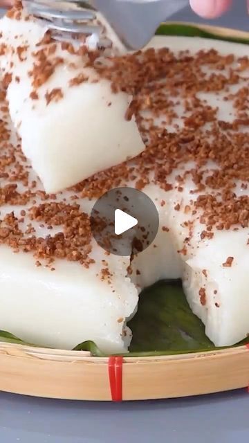 Filipino Recipes on Instagram: "Kalamay Lansong ❤️ Kalamay Lansong is a sweet delicacy popular in the Philippines, particularly in the Visayas region. It is a variation of kalamay, a sweet, sticky rice cake made from glutinous rice, coconut milk, and sugar. What sets Kalamay Lansong apart is the addition of roasted peanuts, which gives it a distinct nutty flavor and texture. Would you give this a try? 😍 🎥 @panlasangpinoy #KalamayLansong #PhilippineSweets #FilipinoDelicacy #LovePhilippines #fyp #viral #viralvideos #PinoyFoodie #SarapPinoy #PhilippineCuisine #TasteOfThePhilippines #LutongBahay #PinoyEats #FilipinoFoodMovement #proudlypinoy🇵🇭" Kalamay Recipe, Philippine Cuisine, Sticky Rice Cake, Rice Coconut, Sweet Sticky Rice, Milk And Sugar, Glutinous Rice, Sticky Rice, Roasted Peanuts