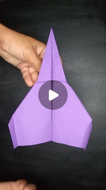 Paper Crafts Aeroplane, Good Paper Airplanes, Demon Paper Plane, Cool Paper Planes, Paper Plane Ideas, Paper Plane Craft, How To Make Airplane Paper, How To Make A Paper Airplane Fly Far, Origami Paper Airplane