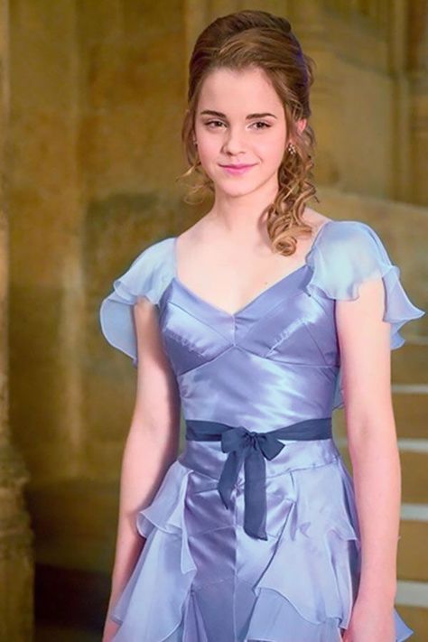 Yule Ball Dress Blue, Yule Ball Dress Ideas, Hermione Yule Ball Dress, Hermione Dress, Yule Ball Dress, The Yule Ball, Emma Watson Harry Potter, Harry And Hermione, Cinderella Dress