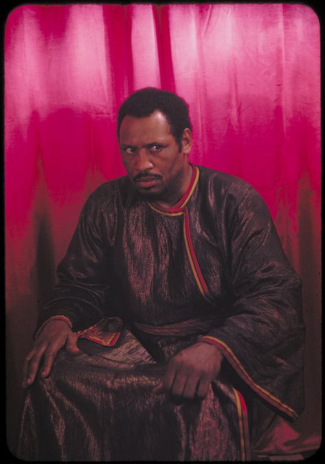 Beinecke Library, Paul Robeson, Colorized Historical Photos, Classical Opera, Yale University, Guys And Dolls, Colour Photograph, Rare Books, American Actors