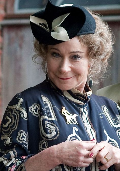 Ariadne Oliver, Zoe Wanamaker, Zoë Wanamaker, Miss Lemon, Mystery Show, Agatha Christie's Poirot, David Suchet, The Orient Express, Famous Novels