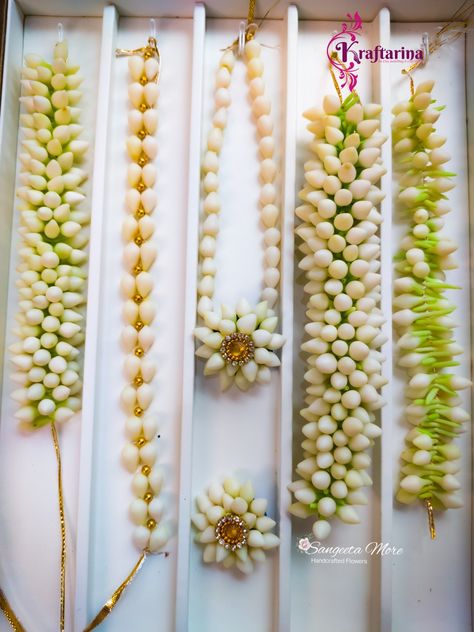 Handmade Jasmin bud flower garland and jewellery Jasmine Flower Jewelry, Bud Flower, Clay Work, Jasmine Flower, Flower Garland, Flower Garlands, Flower Jewelry, Flower Bud, Flower Jewellery