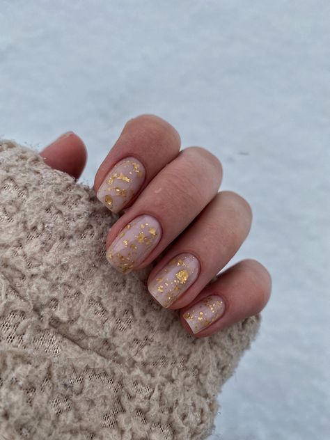 Glitter Beige Nails, New Year Short Nails Design, Short Nails January, Nails Leopard, New Year Nail, Minimalist Glam, New Years Nails, Color For Nails, Confetti Nails