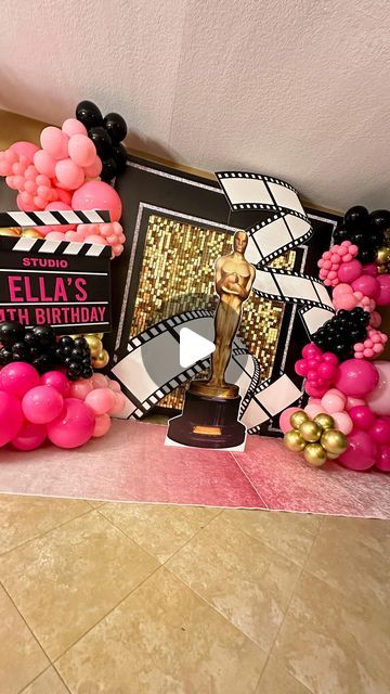 Birthday Hollywood Theme, Hollywood Balloon Garland, Hollywood Themed Christmas Party, Movie Theme Balloon Arch, Hollywood Glam Decor Party, Hollywood Premiere Theme Party, Pink Hollywood Aesthetic, Bollywood Decoration Ideas, Hollywood Glam Birthday Party Ideas