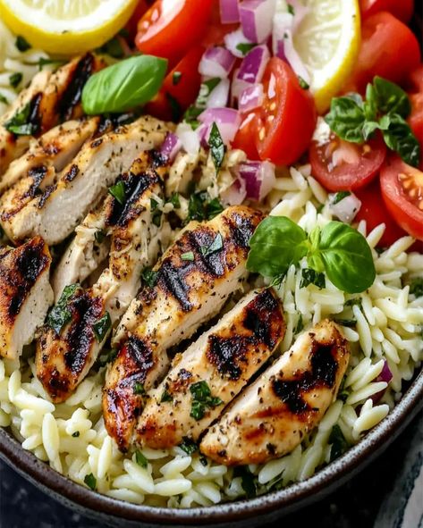 Greek Chicken Orzo Power Bowls are healthy, easy to make, and perfect for meal prep. Try this Mediterranean-inspired recipe today! Orzo Power Bowl, Greek Chicken Orzo, Greek Orzo, Power Bowl Recipe, Orzo Recipes, Chicken Orzo, Power Bowls, Greek Chicken, Lunch Meal Prep