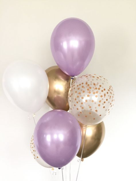 White And Purple Decorations, Spring Bridal Shower Decorations, Lilac Baby Shower, Lavender Balloons, Lavender Party, Lavender Theme, Lavender Baby Showers, Baby Shower Photo Booth, Baby Shower Purple