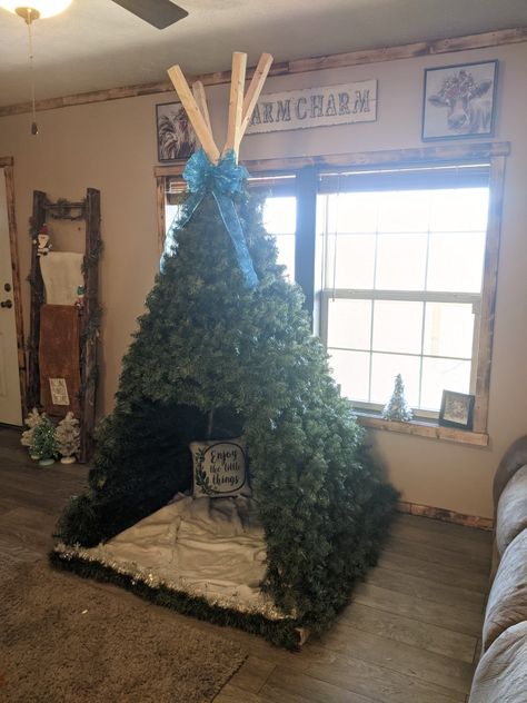 Tp Christmas Tree, Christmas Teepee Tree, Diy Christmas Tree Fort, Christmas Tree Teepee Ideas, How To Make A Teepee Christmas Tree, Christmas Tree Fort, Diy Teepee Christmas Tree, Christmas Tee Pee, Tee Pee Christmas Tree