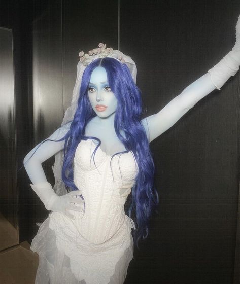 Corpse Bride Makeup, Halloween Bride Costumes, Make Carnaval, Corpse Bride Costume, Halloween Bride, Horror Halloween Costumes, Classy Halloween Costumes, Cute Halloween Makeup, Hot Halloween Outfits