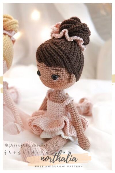 Lanny Santa’s Helper Crochet Doll Amigurumi Free Pattern - Yarn Diy Projects, Doll Amigurumi Free Pattern, Doll Patterns Free, Crochet Dolls Free Patterns, Ballerina Doll, Crochet Doll Pattern, Crochet Toys Patterns, Amigurumi Free Pattern, Doll Pattern