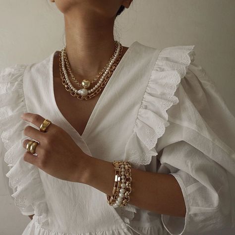 Chic On The Cheap, Pearls Aesthetic, Pearl Aesthetic, Basic Clothing, Missing Something, Fashion Forms, Layered Jewelry, Basic Outfits, Fashion 2020