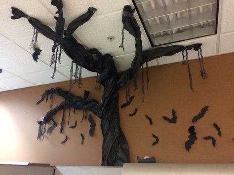 Halloween Decorating Ideas For Office, Scary Halloween Wall Decor, Diy Haunted Tree, Dark Forest Decorations, Halloween Desk Decorating Contest, Halloween Enchanted Forest, Witch Cubicle Decorations, Nursing Home Halloween Decorations, Halloween Forest Decorations