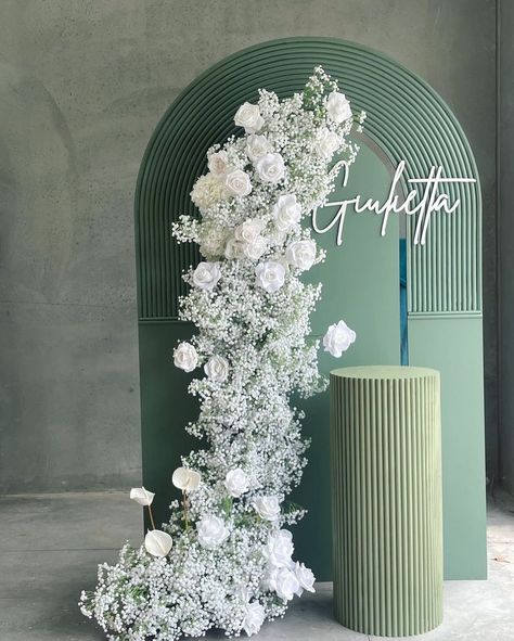 Our 3pcs curved wall. Our goal behind this creative design was to allow you get several looks from this unit. It is also a design… | Instagram Graduation Party Colors, House Australia, Curved Wall, Floral Arch Wedding, Wedding Entrance Decor, Arch House, Wedding Planning Decor, Easy Backdrops, Arch Decoration Wedding