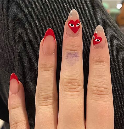 Heart Inspired Nails, Nail Designs With Hearts With Eyes, Nails Red Heart Eyes, Nail Ideas Heart With Eyes, Nail Designs Heart With Eyes, Nails With Hearts With Eyes, Heart Face Nails, Valentines Nails Ideas Simple, Nails Heart With Eyes