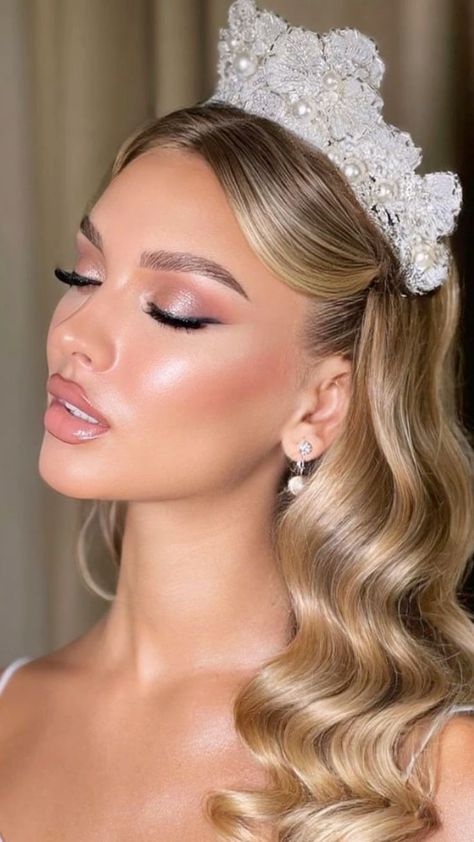 Bride Makeup For Blondes, Angel Bridal Makeup, Blonde Bride Makeup, Bridesmaids Makeup Natural, Wedding Glam Makeup Brides, Simple Bride Makeup, Blonde Bridal Makeup, Bridal Makeup Blonde, Soft Wedding Glam