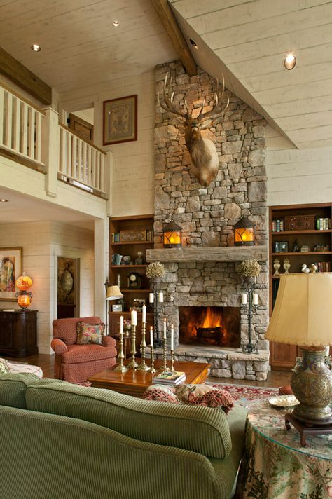 Cozy Lake House With A Fabulous Screened Porch Traditional Family Room Design, Rustic Fireplace Decor, Stone Fireplace Designs, Lake Toxaway, Vaulted Ceiling Living Room, Traditional Family Room, Cozy Family Rooms, Stone Fireplaces, Rock Fireplaces