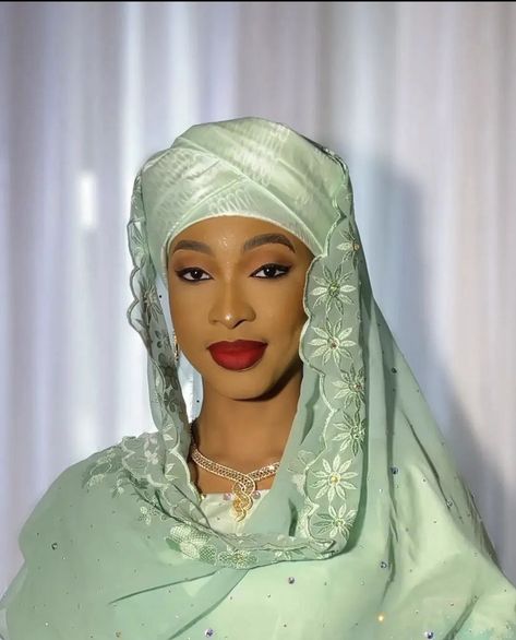 Nikkah Board, Quick Fashion, African Traditions, Mode Turban, Head Scarf Styles, African Head Wraps, Fancy Wedding Dresses, Brocade Dresses, African Print Dresses