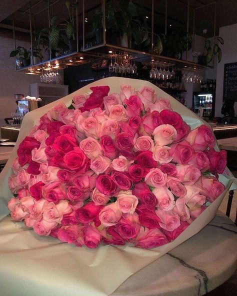 Rosen Box, Luxury Flower Bouquets, Pink Rose Bouquet, Boquette Flowers, Flowers Bouquet Gift, Nothing But Flowers, Flower Therapy, Beautiful Bouquet Of Flowers, Luxury Flowers