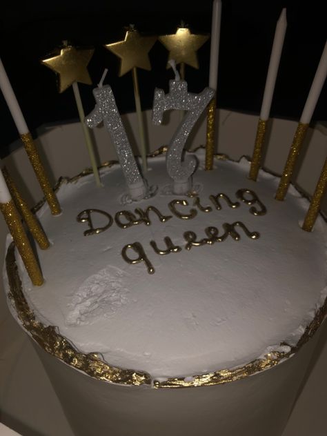 Dancing Queen Cake Ideas, Golden 17th Birthday Ideas, Cake For 17th Birthday Girl, Sweet Seventeen Cake, Seventeenth Birthday Ideas, Birthday Cake 17th Birthday Girl, Golden Birthday Ideas For Women, Sweet 17 Birthday Cake, Seventeen Birthday Cake