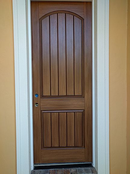 Indoor Door Colors, Wood Door Paint, Bedroom Remodel On A Budget, Wood Door Design, Pintu Ganda, Modern Wood Doors, Painting Doors, Painted Interior Doors, Flush Door Design