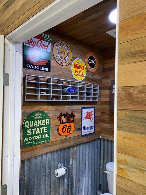 Vintage Car Bathroom Ideas, Shop Bathroom Ideas Garages, Fun Garage Ideas, Auto Shop Office Ideas, Mechanic Bathroom, Shop Bathroom Ideas, Garage Hangout, Rv Barn, Mechanic Shop Decor