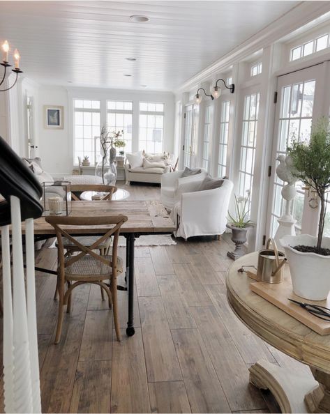 Farmhouse Sunroom, Farmhouse Floor Plans, Sunroom Designs, French Farmhouse, Country Farmhouse Decor, Farmhouse Plans, Tiny Living, French Country Decorating, Floor Plan Design