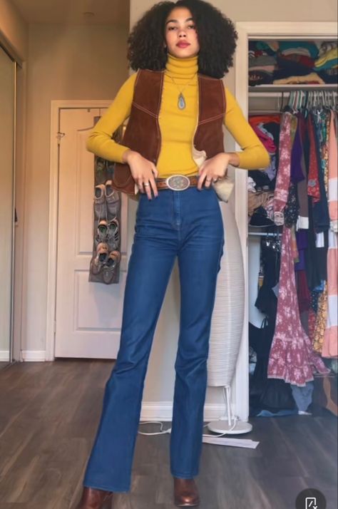 Teachers In The 70s, 70s Cold Weather Outfits, 70s Thanksgiving Outfit, 70s Inspired Fashion Plus Size, 70s Funky Fashion, 70s Outfits Winter, 70s Vest Outfits, Vintage 80s Aesthetic Outfits, Retro Outfits 80s Style Women