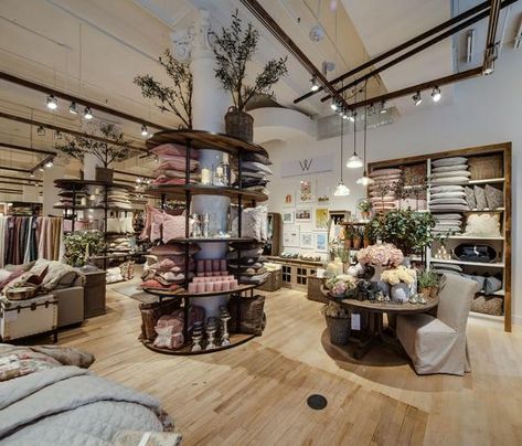 First Look: Pottery Barn flagship, New York City | Chain Store Age New York Shopping, Pottery Barn Furniture, Retail Store Display, Kitchenware Shop, Store Layout, Williams Sonoma Home, Furniture Warehouse, Furniture Showroom, Store Displays