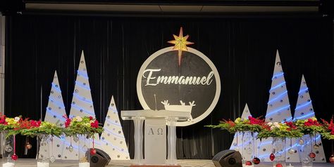 Christmas Church Decorations Sanctuary, Letters Decoration Ideas, Christmas Backdrop, Christmas Stage Decorations, Diy Christmas Backdrop, Christmas Party Backdrop, Photo Backdrop Christmas, Christmas Stage, Church Christmas Decorations