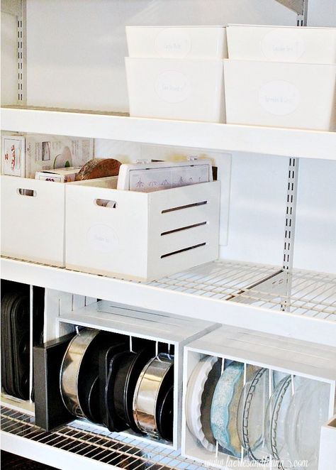 Pantry Makeover Ideas, Wire Pantry Shelves, Closet Design Ideas, Pantry Closet Design, Shelf Makeover, Diy Pantry Organization, Custom Pantry, Pantry Makeover, Pantry Shelving