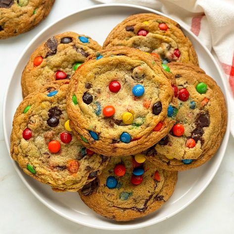 Soft and Chewy M&M Cookies Recipe Mnm Cookies, M M Cookies, M And M, Chocolate Peanut Butter Cookies, Trending Recipes, Most Popular Recipes, Yummy Sweets, Gluten Free Cookies, Chef Recipes